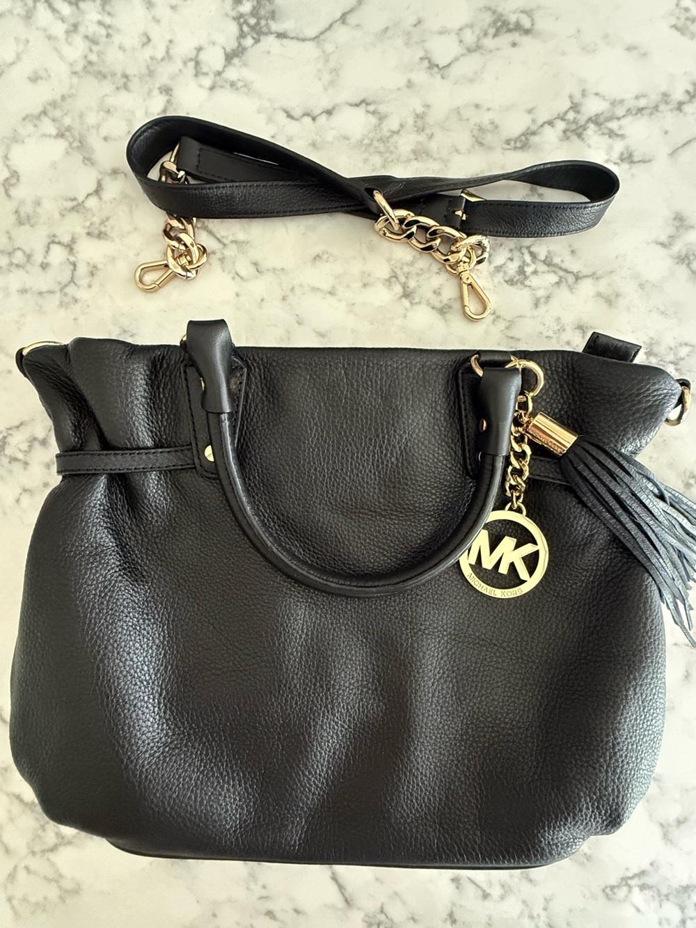 Michael Kors Black Pebbled Leather Shoulder Bag Crossbody Gold MK Charm Tassel